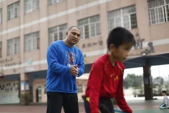 信宜篮球培训班_信宜篮球培训班招生_信宜中学篮球冠军